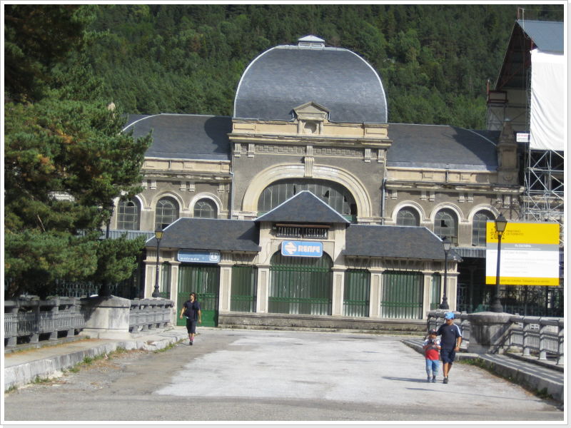 Canfranc Estacion