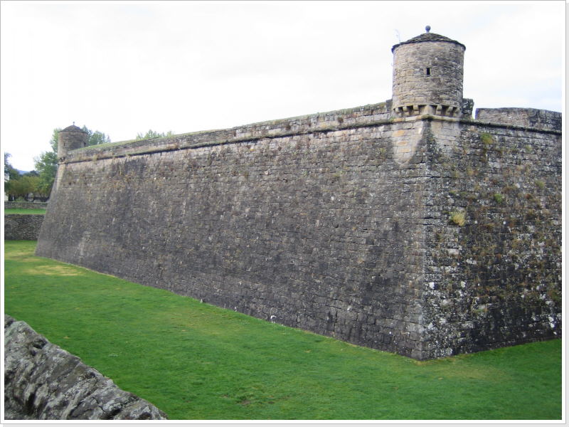 Auenmauer der Zitadelle von Jaca